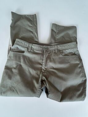 Under Armour Mens Khaki Golf Pants 36x32 Loose Fit